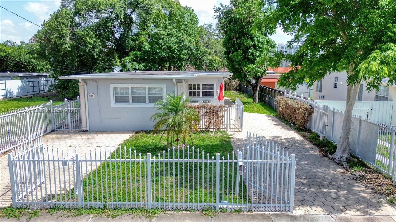 136.75m² Land for sale in Miami, Miami-Dade, Florida, USA № 614854