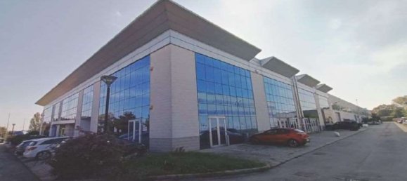 701m² Office in Pianiga, Italy No. 295078 3