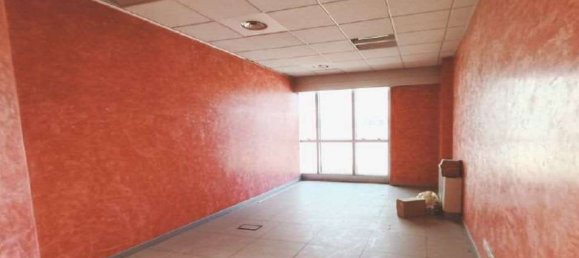 701m² Office in Pianiga, Italy No. 295078 7