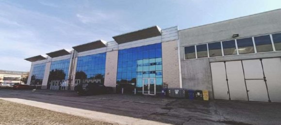 701m² Office in Pianiga, Italy No. 295078 2