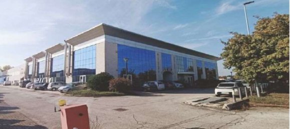 701m² Office in Pianiga, Italy No. 295078 4