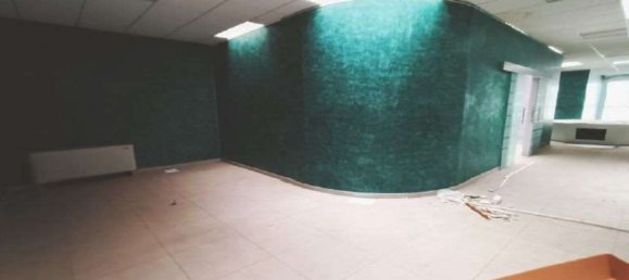 701m² Office in Pianiga, Italy No. 295078 6