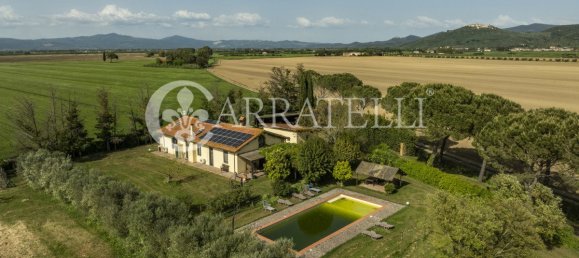 4 bedrooms Villa in Grosseto, Italy No. 120195 4