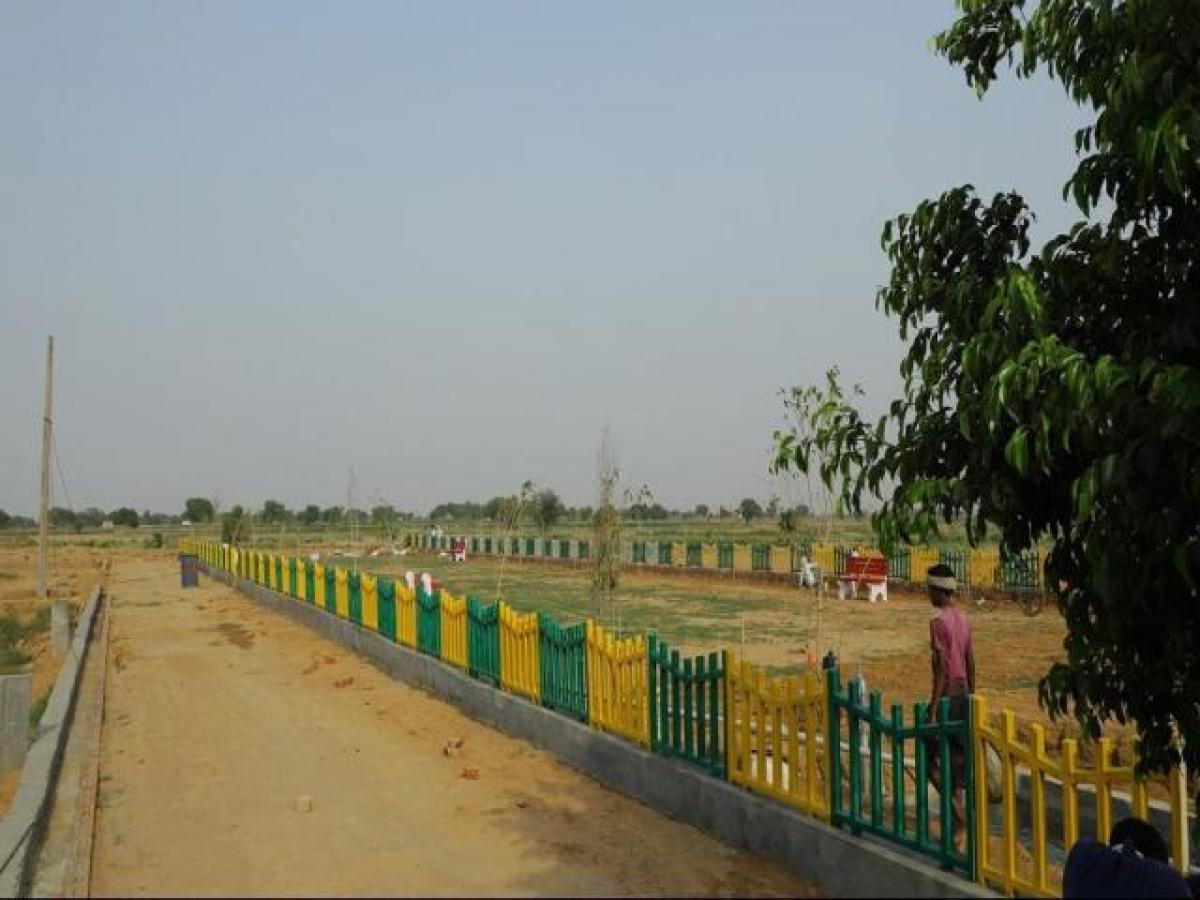  Land in Noida, India No. 66013
