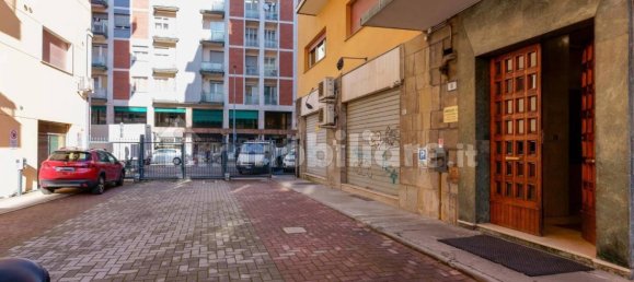 1 bedroom Apartment in Bologna, Italy No. 15588 3