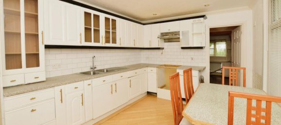 6 bedrooms House in Margate, United Kingdom No. 10494 3