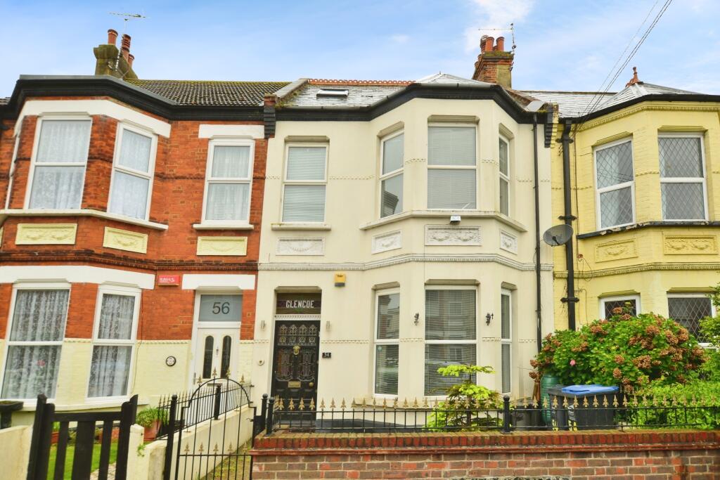 6 bedrooms House in Margate, United Kingdom No. 10494