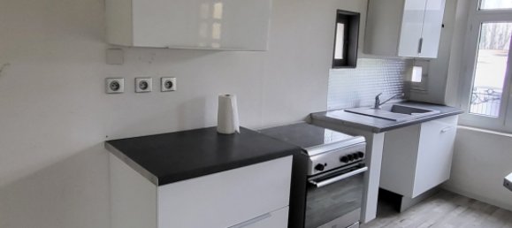 2 bedrooms House in Port-le-Grand, France No. 80703 4