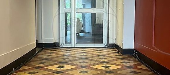 1 bedroom Apartment in Paris, France No. 332688 3