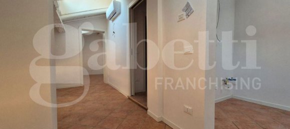 2 rooms Apartment in Cremona, Italy No. 274958 4