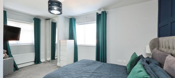 3 bedrooms House in Watford, United Kingdom No. 6783 10