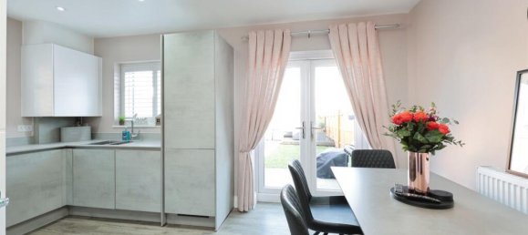 3 bedrooms House in Watford, United Kingdom No. 6783 2