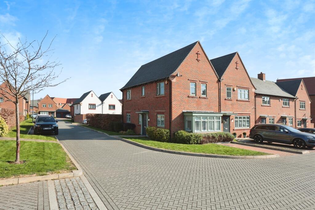 3 bedrooms House in Watford, United Kingdom No. 6783