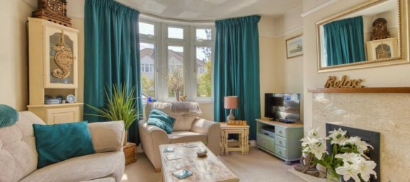 3 bedrooms House in Taunton, United Kingdom No. 13599 2