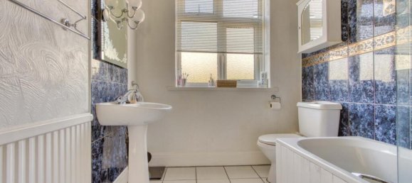 3 bedrooms House in Taunton, United Kingdom No. 13599 9