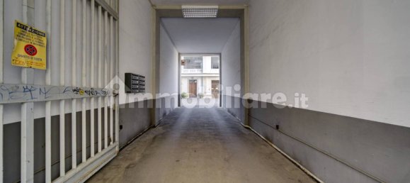 1 bedroom Apartment in Turin, Italy No. 237009 2