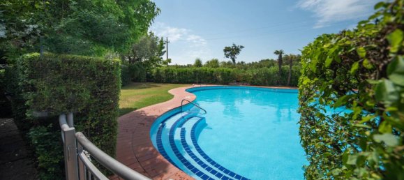 2 bedrooms Apartment in Verona, Italy No. 213859 2