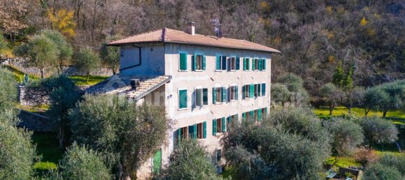 5 bedrooms House in Malcesine, Italy No. 225778 11