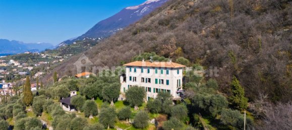 5 bedrooms House in Malcesine, Italy No. 225778 3