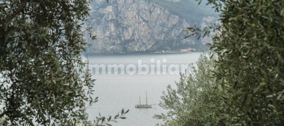 5 bedrooms House in Malcesine, Italy No. 225778 20