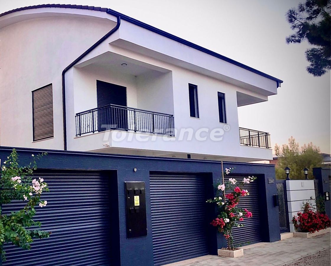Villa 4+1 in Antalya, Turkey No. 40731
