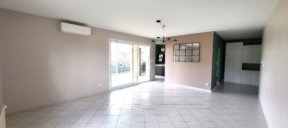 3 chambres Appartement à Châtillon-sur-Chalaronne, France No. 330795 4