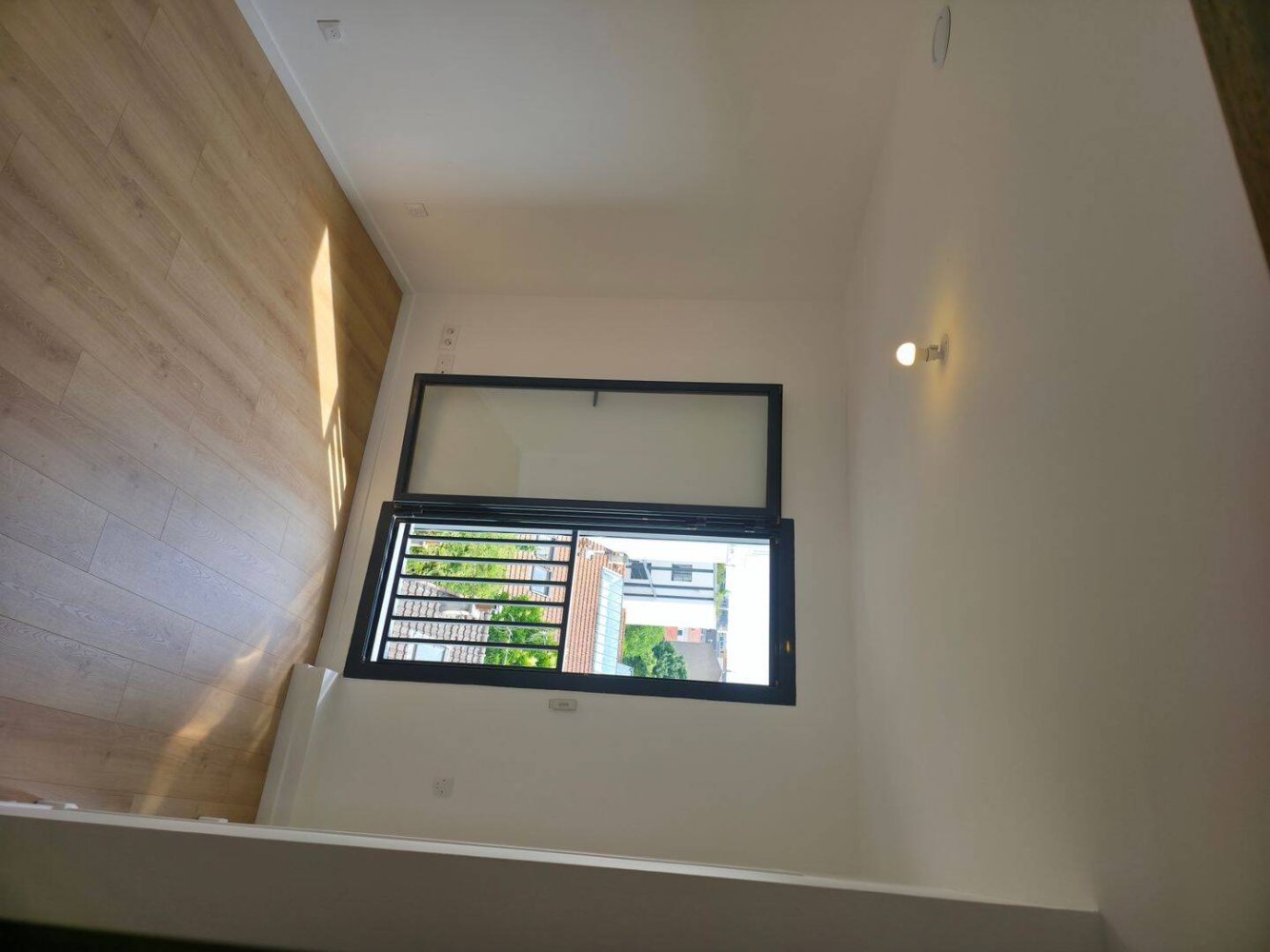 Studio in Montreuil, France No. 328041