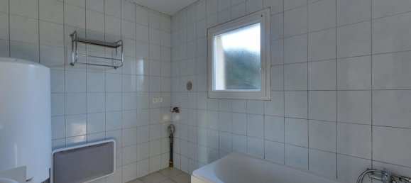 2 bedrooms House in Treffiagat, France No. 201412 4