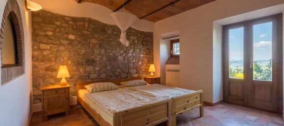 Дом с 4 спальнями в Фабро, Италия № 57723 4