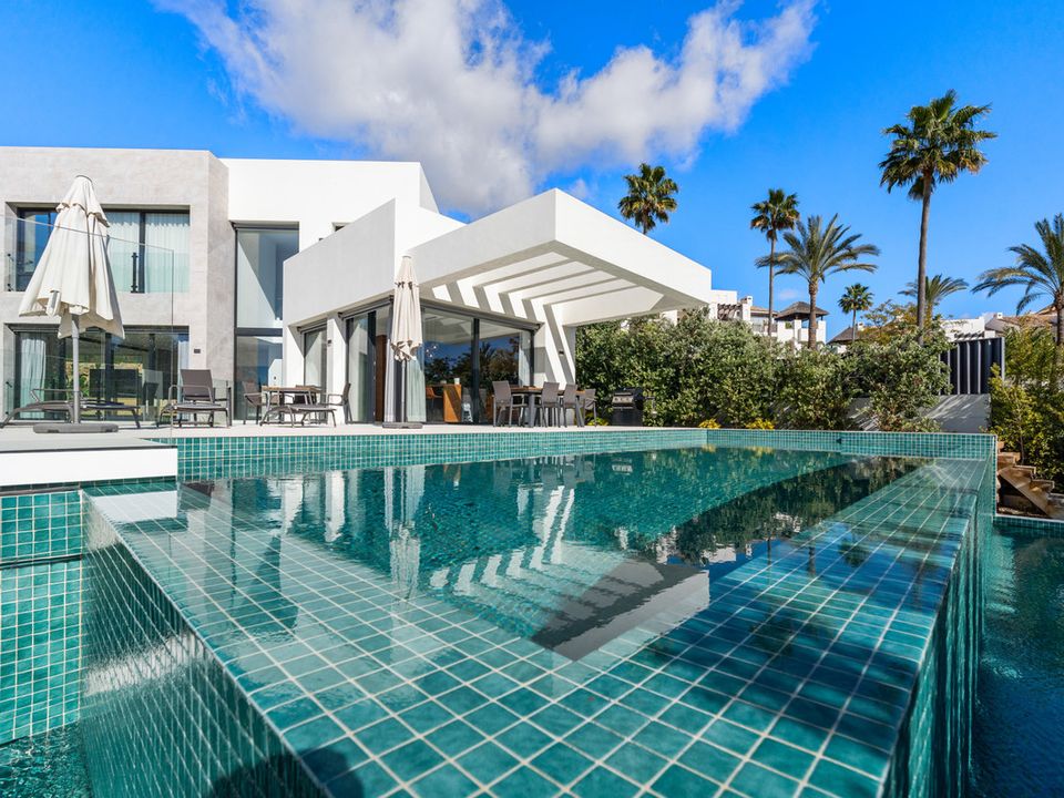 4 غرف نوم فيلا في El Paraiso, Spain رقم 262624