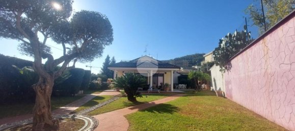 6 rooms Villa in Pellezzano, Italy No. 6016 3