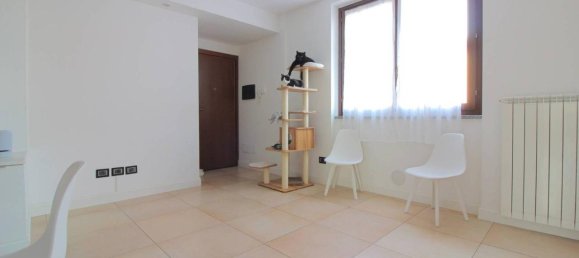 3 rooms Apartment in Travacò Siccomario, Italy No. 155443 4