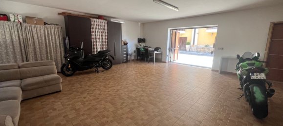 4 rooms House in Cerignola, Italy No. 26181 7