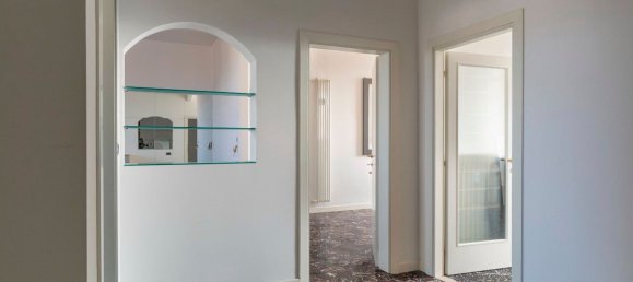 6 غرف نوم شقة في Bologna, Italy رقم 315879 3