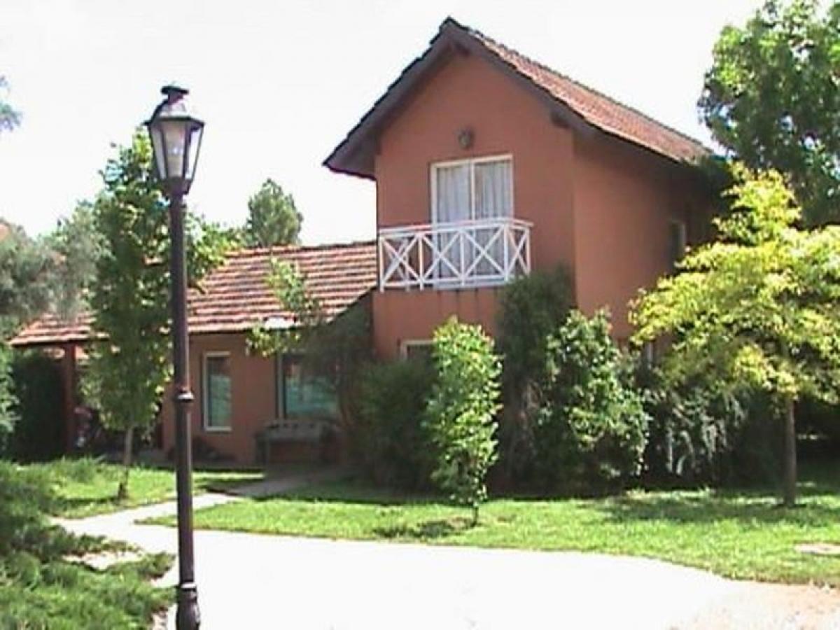 3 bedrooms House in Pilar, Argentina No. 5763