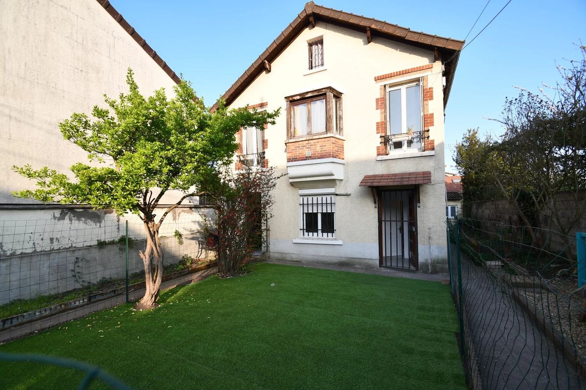 2 غرف نوم شقة في Bondy, France رقم 181613