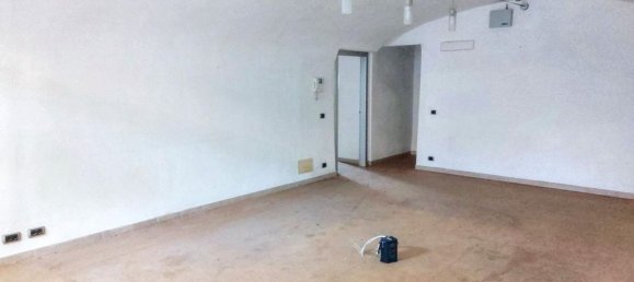 351m² Office in Savona, Italy No. 372526 5