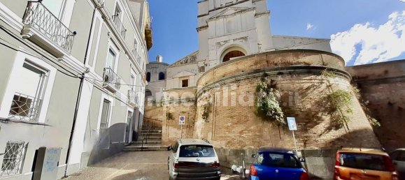 2 rooms Commercial property in Catanzaro, Italy No. 92284 2