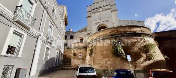 2 rooms Commercial property in Catanzaro, Italy No. 92284 3