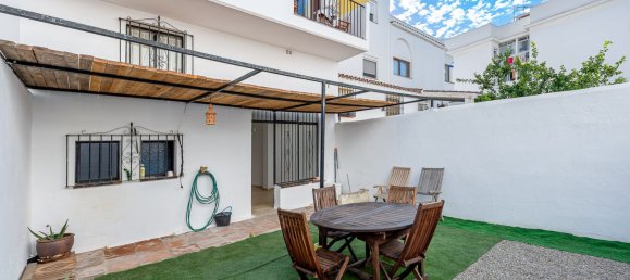 Adosado de 5 dormitorios en Estepona, Spain No. 137287 4