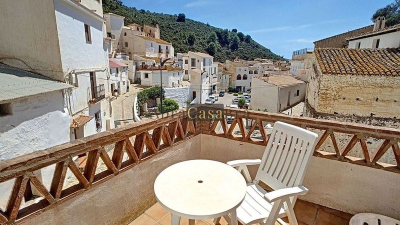 3 غرف نوم تاون هاوس في Salares, Spain رقم 220822