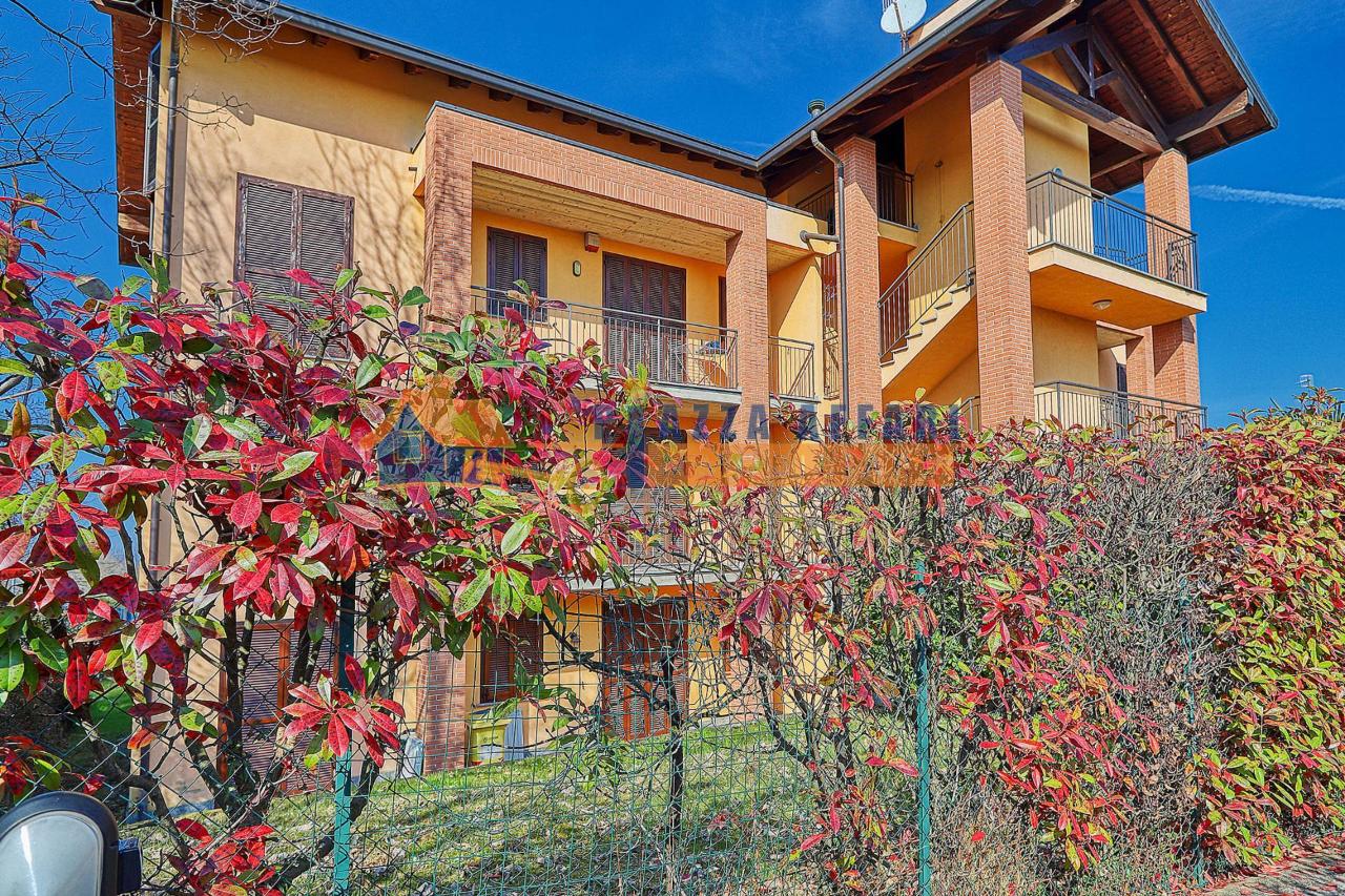 2 rooms Apartment in Varese, Italy No. 42291