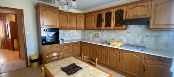 5 bedrooms House in Chateaudun, France No. 90018 4