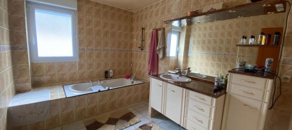 5 bedrooms House in Chateaudun, France No. 90018 6