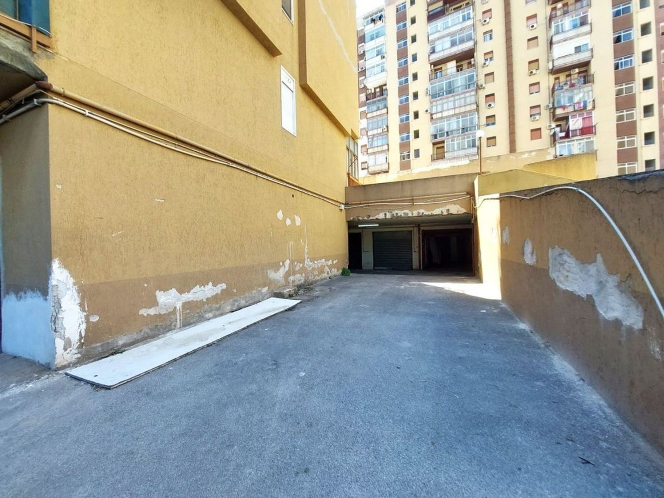  مرآب في Palermo, Italy 36متر مربع رقم 68534