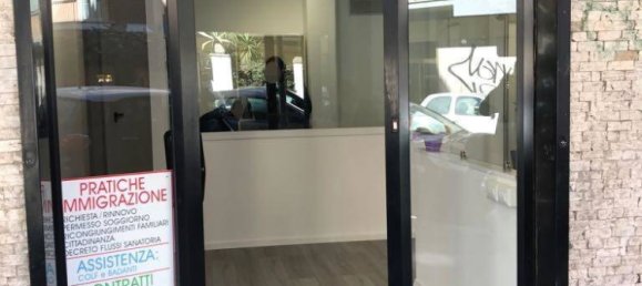 4 rooms Commercial property in Rome, Italy No. 83831 12