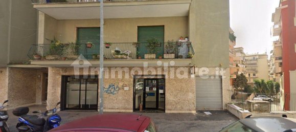4 rooms Commercial property in Rome, Italy No. 83831 10