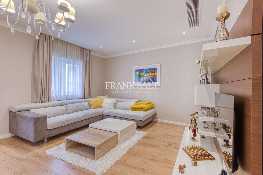 Apartamento T3 em Saint Paul's Bay, Malta N.º 2088