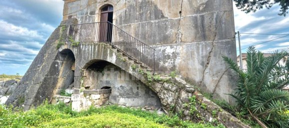 10 rooms House in Calatabiano, Italy No. 75508 3