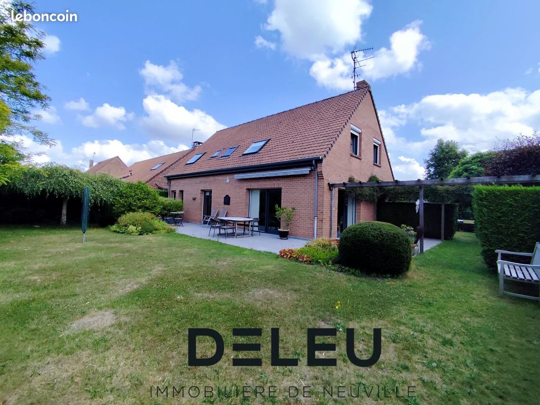 5 bedrooms House in Neuville-en-Ferrain, France No. 338185